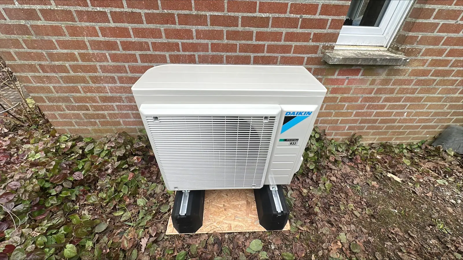 Airco buitenunit realisatie Eco Planeet