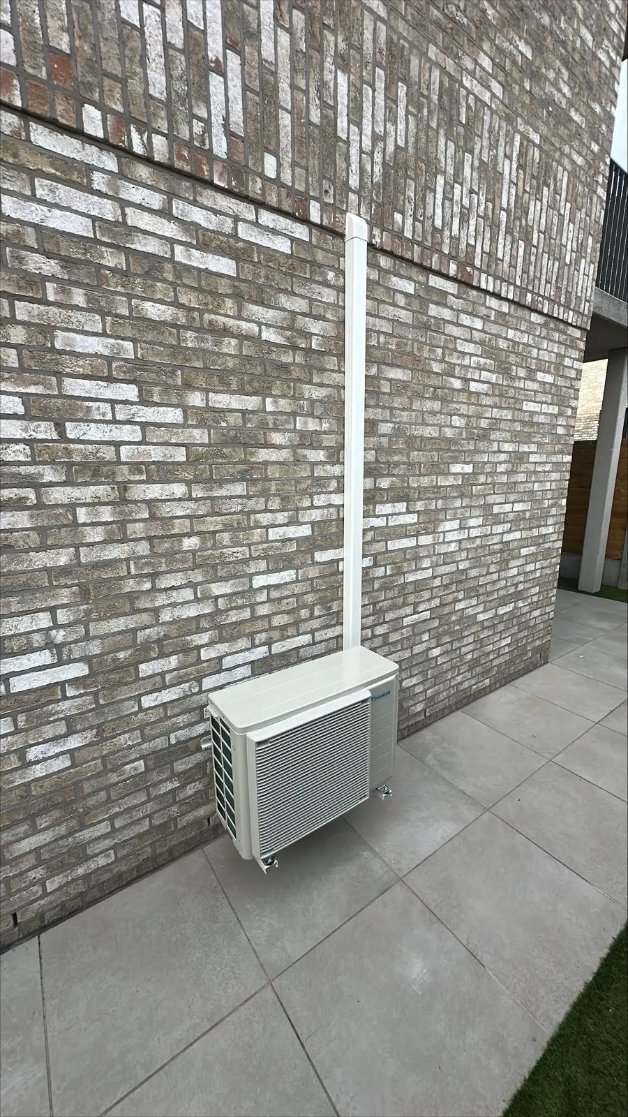 Airco buitenunit realisatie Eco Planeet