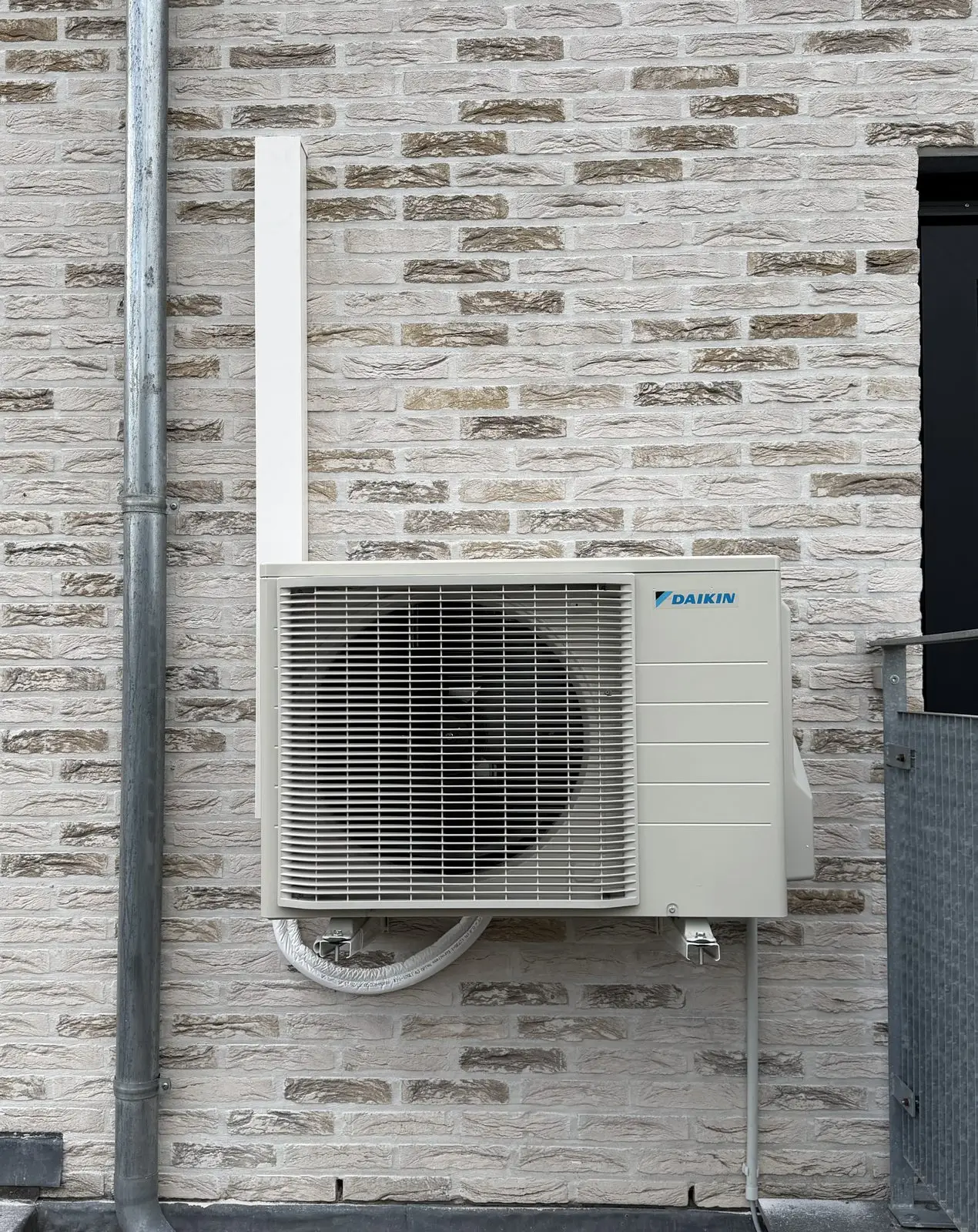 Airco buitenunit realisatie Eco Planeet