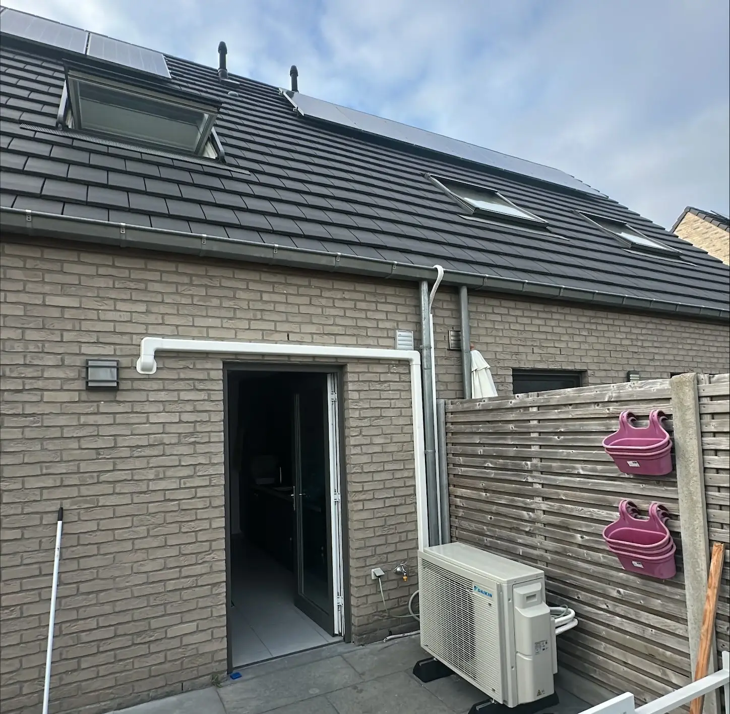 Airco buitenunit realisatie Eco Planeet