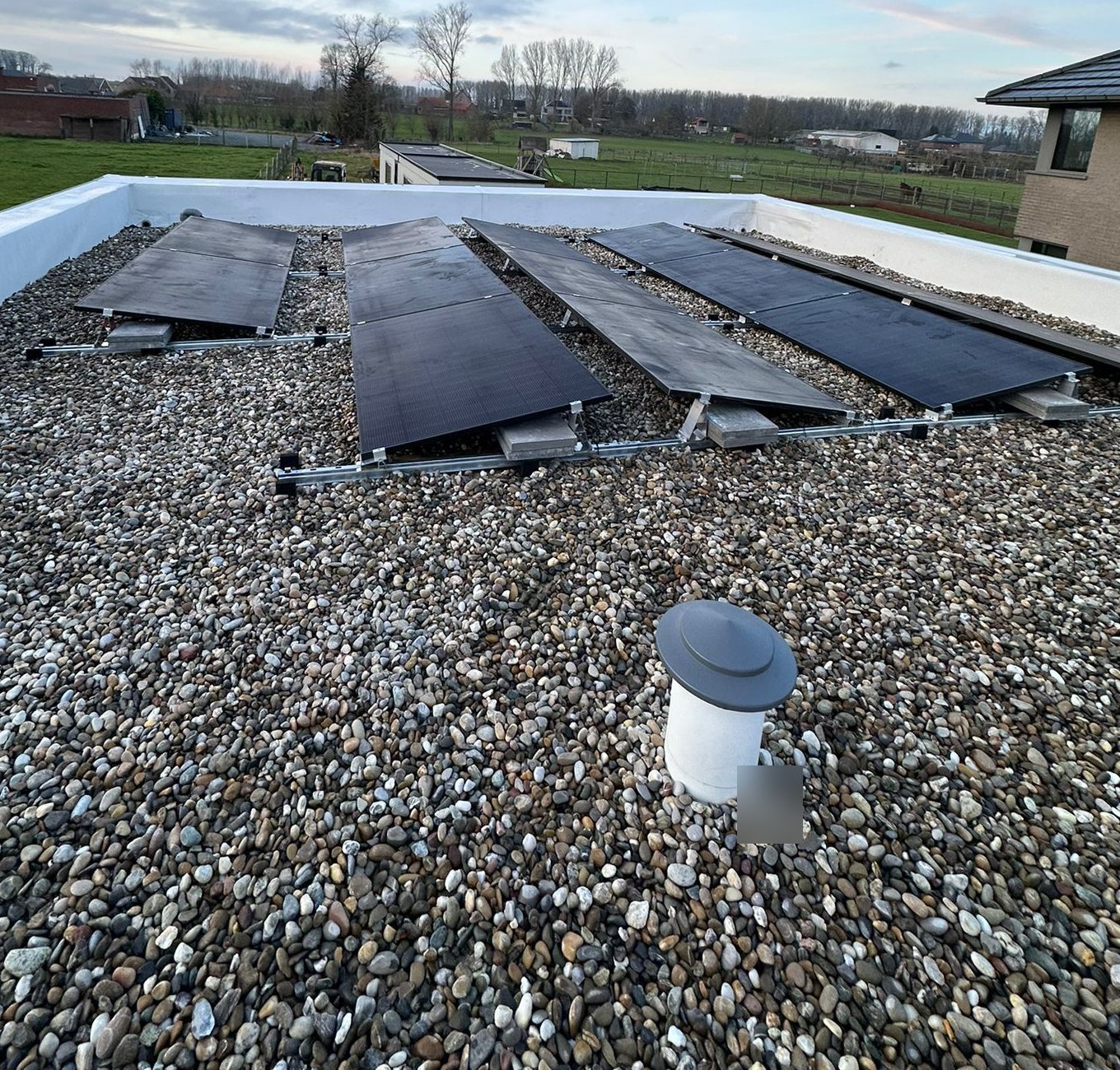 Full-black zonnepanelen – realisatie Eco Planeet