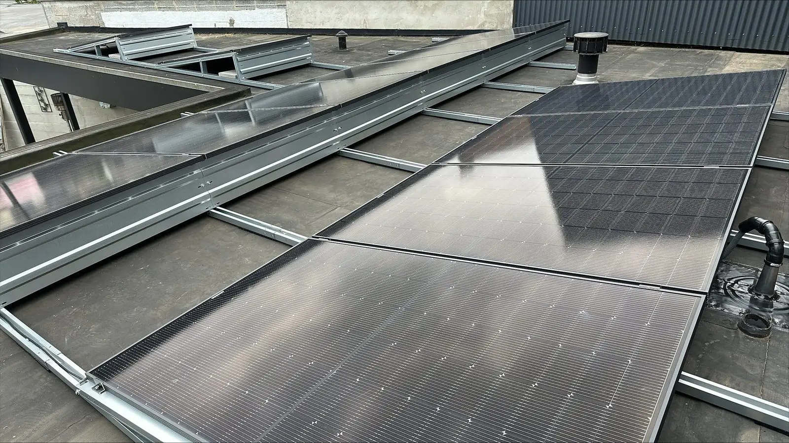 Zonnepanelen realisatie Eco Planeet